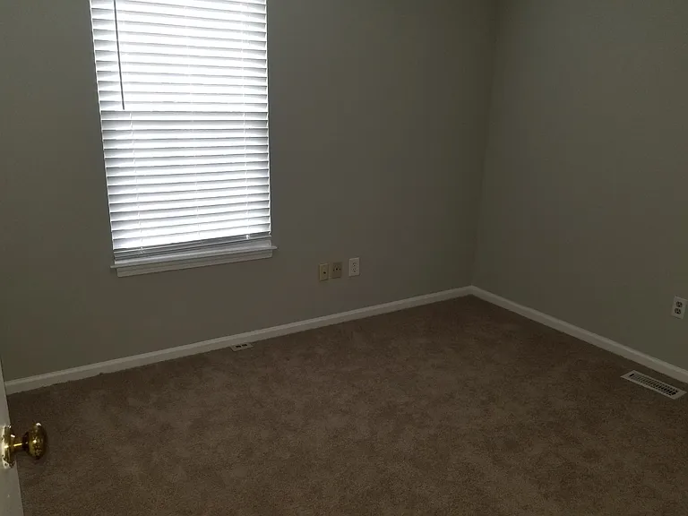 1125 Old Denbigh Blvd — Photo 17