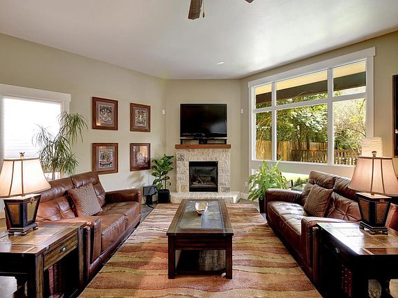 5th image of 4707 Caswell Ave #B