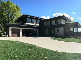 5590 Shore Rd, Shorewood, MN 55331