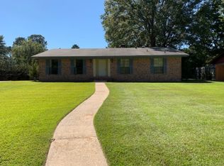 204 Lakeshore Dr, Camden, AR 71701