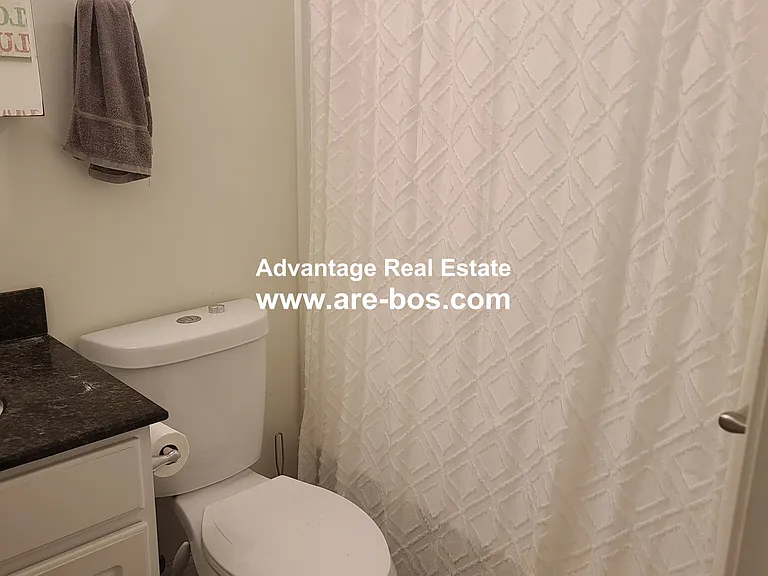 121 Webster Ave #1 — Photo 16