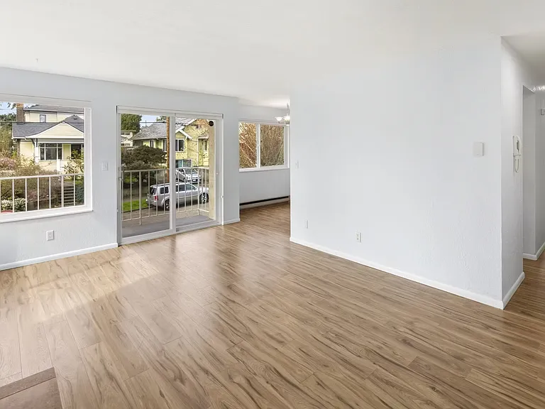 4226 Dayton Ave N #202 — Photo 2