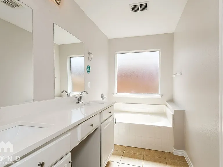 7016 Seton Hall Dr — Photo 11