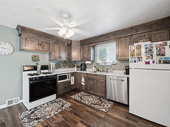 3rd image of 1711 Arnold St
