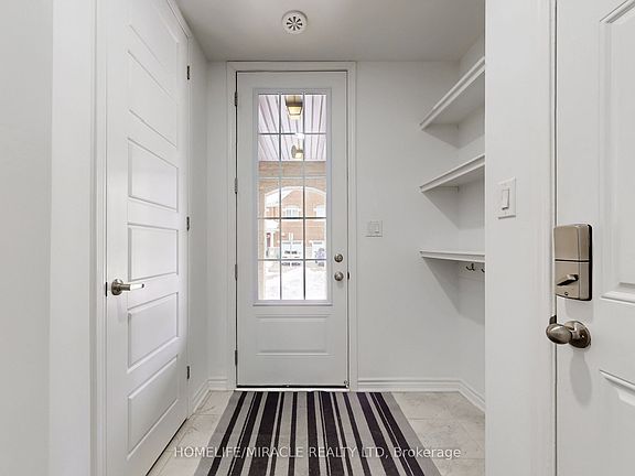 4th image of 1587 Moira Cres