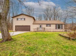 1916 Roslin Rd, Benton Harbor, MI 49022