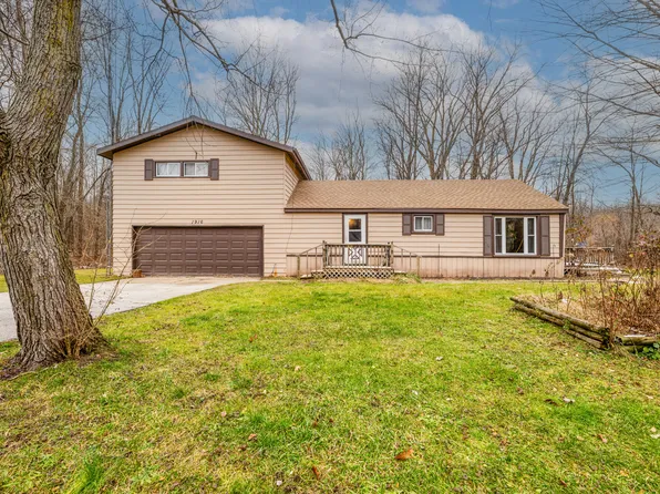 1916 Roslin Rd, Benton Harbor, MI 49022