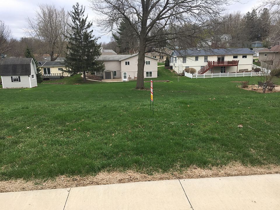 2nd image of 313 Jefferson St