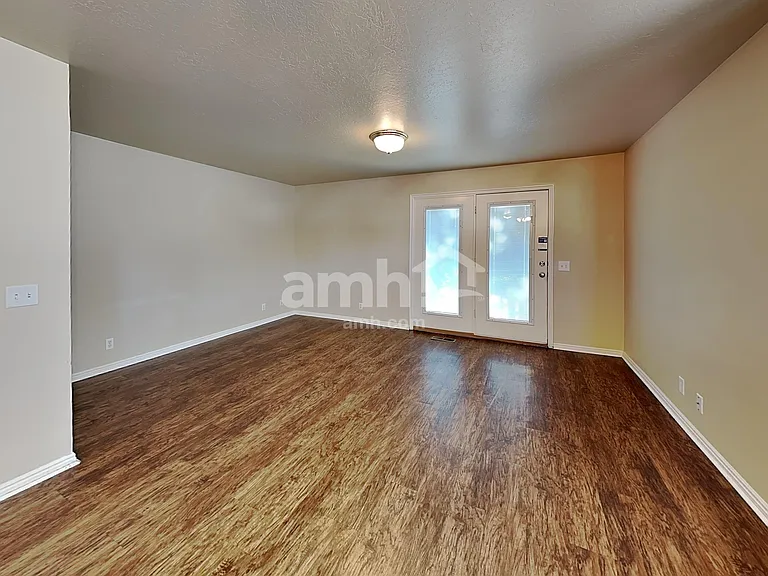 1881 N 660 W — Photo 5