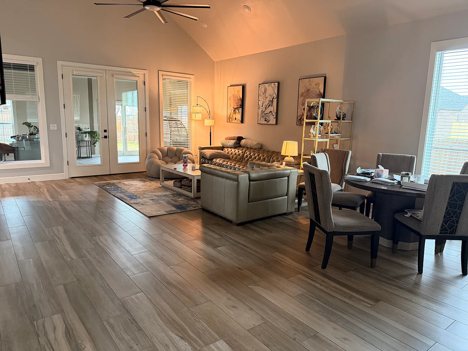 3 bed, 2400 sqft, $3,300 — Photo 3