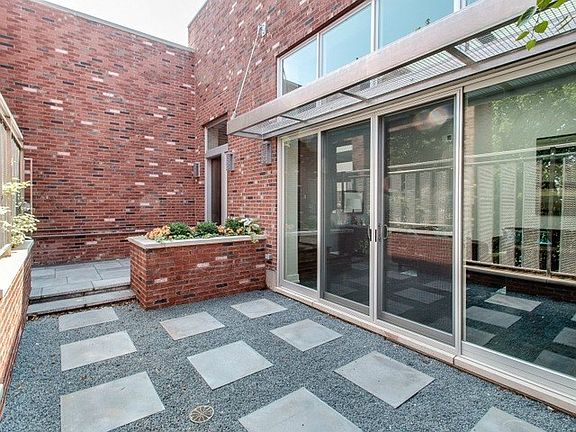 2nd image of 4538 N Damen Ave