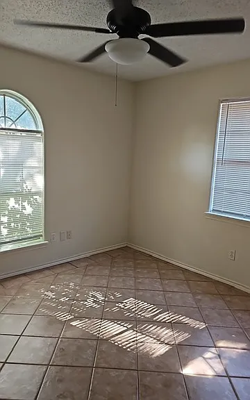 1009 Ringold Cir #1 — Photo 2