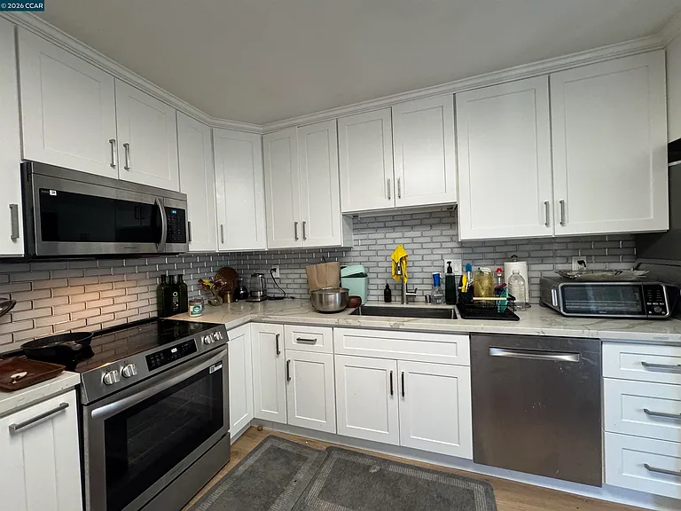 2145 Donald Dr #3 — Photo 2