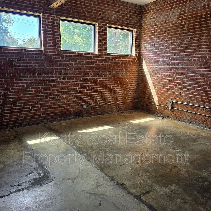 2 bed, 2.0 bath, 1000 sqft, $1,600 — Photo 3