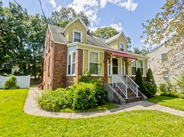 86 Laurence St, Springfield, MA 01104