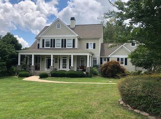 2 Round Robin Ln, Mills River, NC 28759
