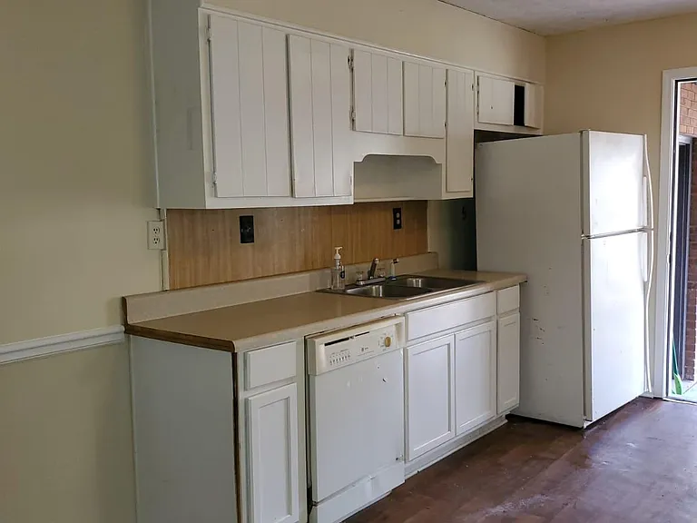 1685 Nutmeg St — Photo 6