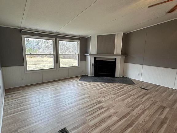 2nd image of 809 Club Pond Rd