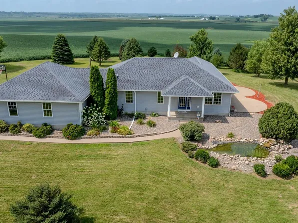 3794 170th St, Bryant, IA 52727