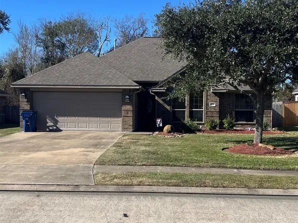 1022 Cardinal Dr, Richwood, TX 77566