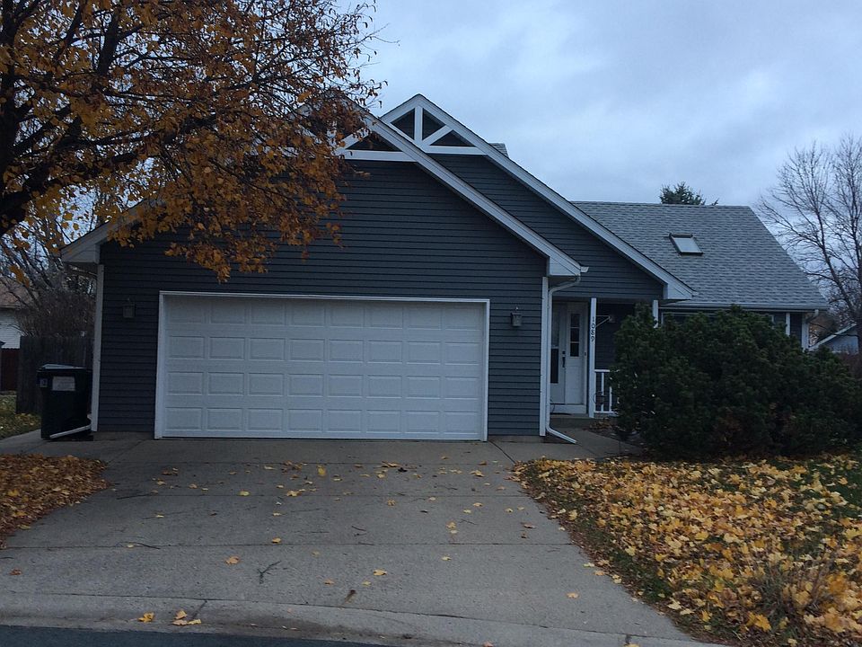 1st image of 1089 97th Ln NE