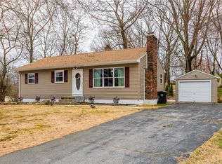 16 Pennsylvania Ave, Oakdale, CT 06370