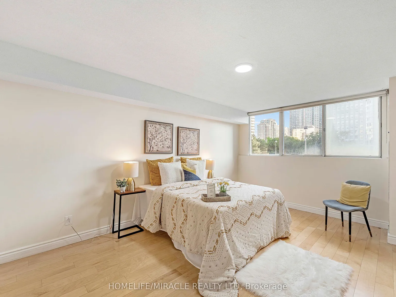3 bed, $3,000 — Photo 4