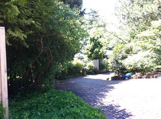 6127 NE Keswick Dr, Seattle, WA 98105