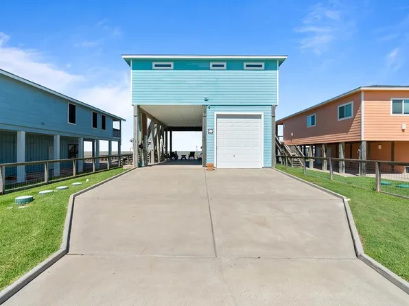 15 Belaire Dr, Rockport, TX 78382