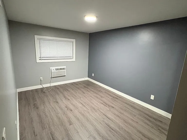 4999 Sterling Ct — Photo 10
