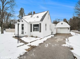 1136 W Hile Rd, Norton Shores, MI 49441