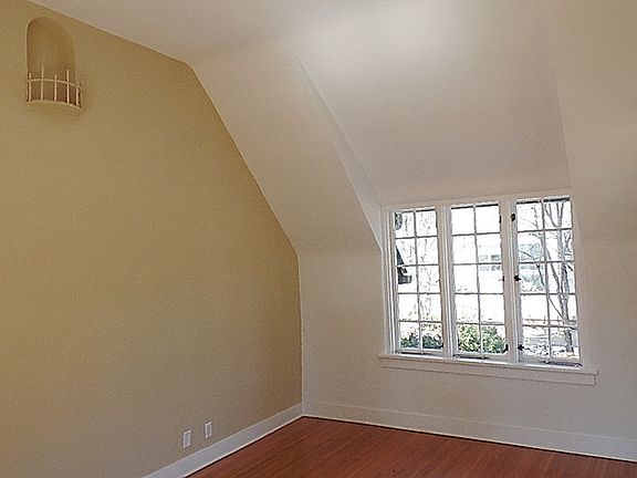5th image of 183 S Glenwood Pl