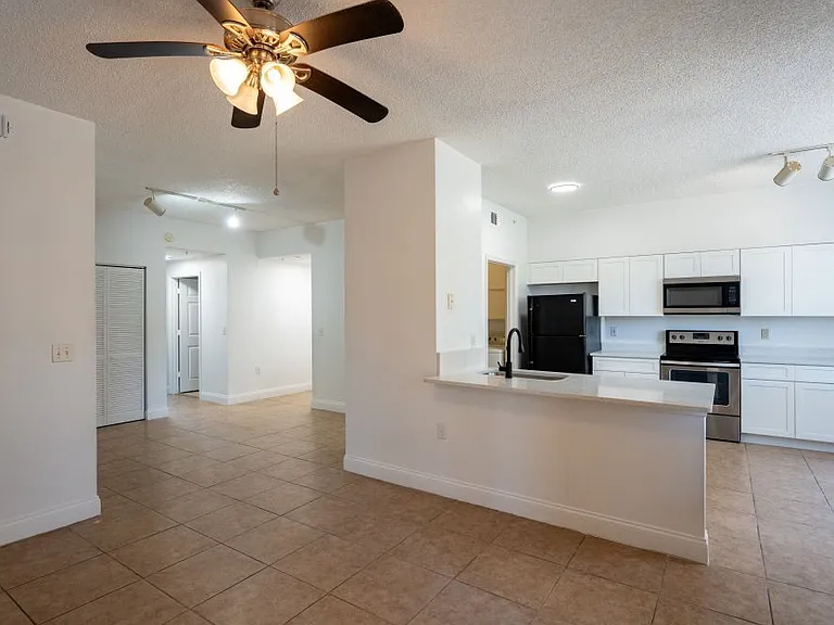 10873 Windsor Walk Dr #1-102 — Photo 4