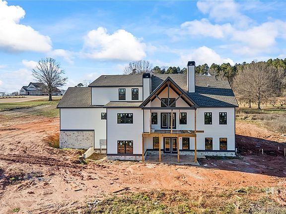 5th image of 810 North Hampton Way