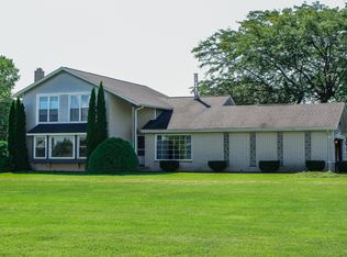 7566 Labo Rd, South Rockwood, MI 48179