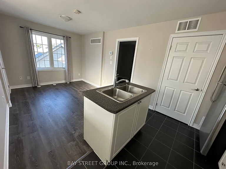21 Duncan Rd #COACH — Photo 5