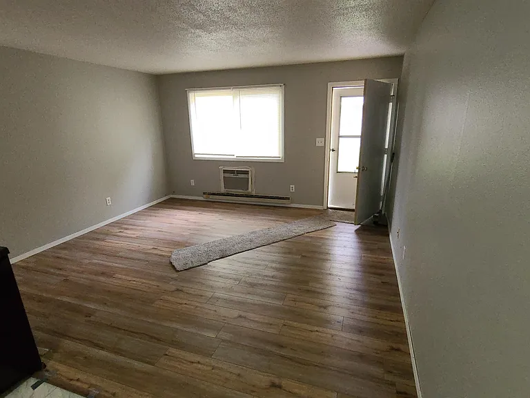 515 Dewey Ave #1 — Photo 8