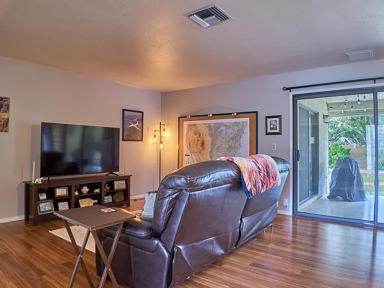1012 Scott St — Photo 12