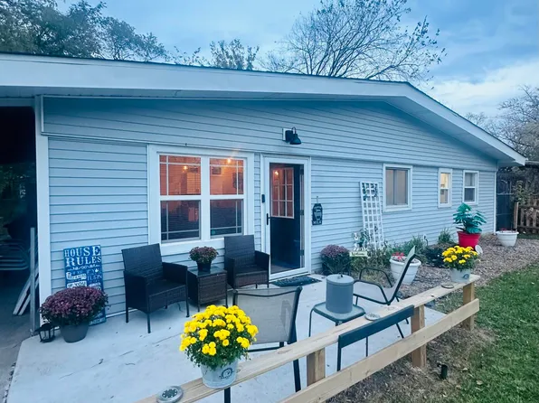 636 E 47th Pl, Gary, IN 46409