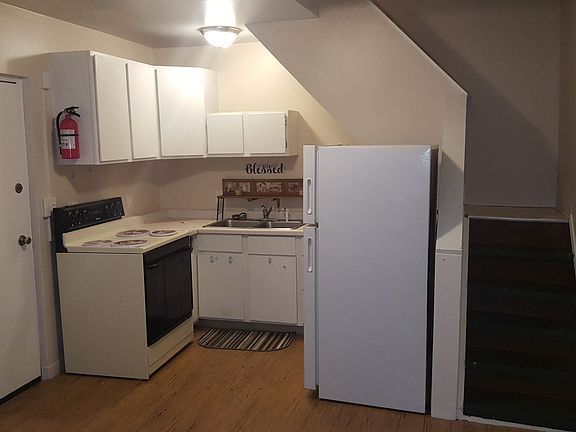 2nd image of 412 Winter St