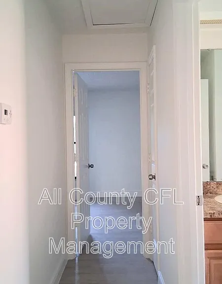 553 Walnut Grove Pl — Photo 16