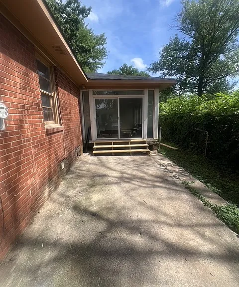 Bonus room from outside