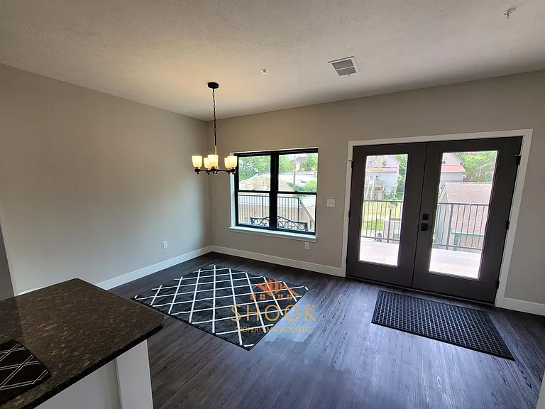 Brownstone Condominiums — Photo 29