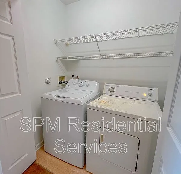 501 Shortfin Dr — Photo 20