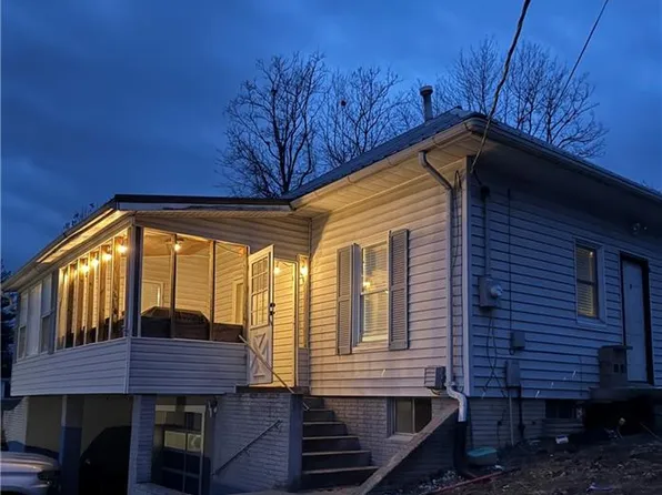 312 W 9th Street Ter, Carrollton, MO 64633