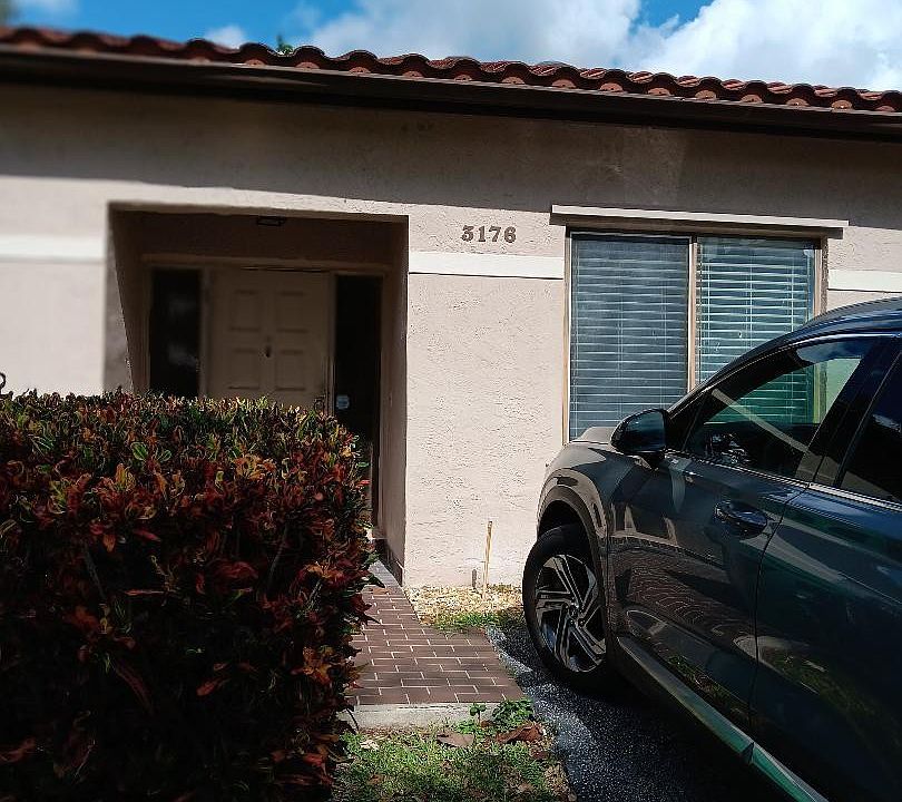 1st image of 3176 La Mirage Drive #3176