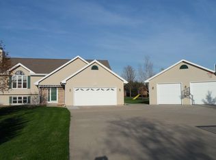 N1278 Pine Grove Rd, Hortonville, WI 54944
