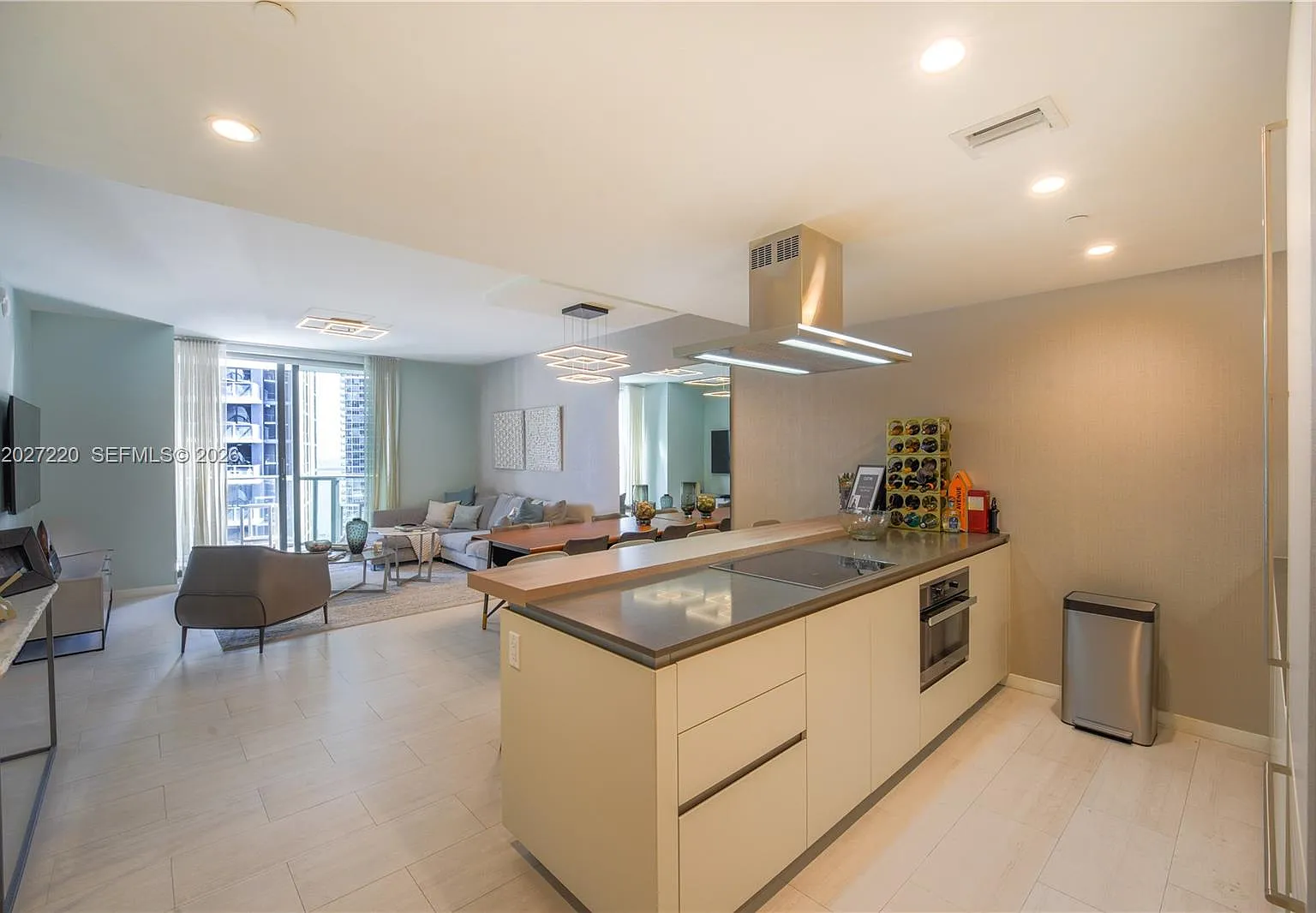 Brickell Flatiron Condo — Photo 3