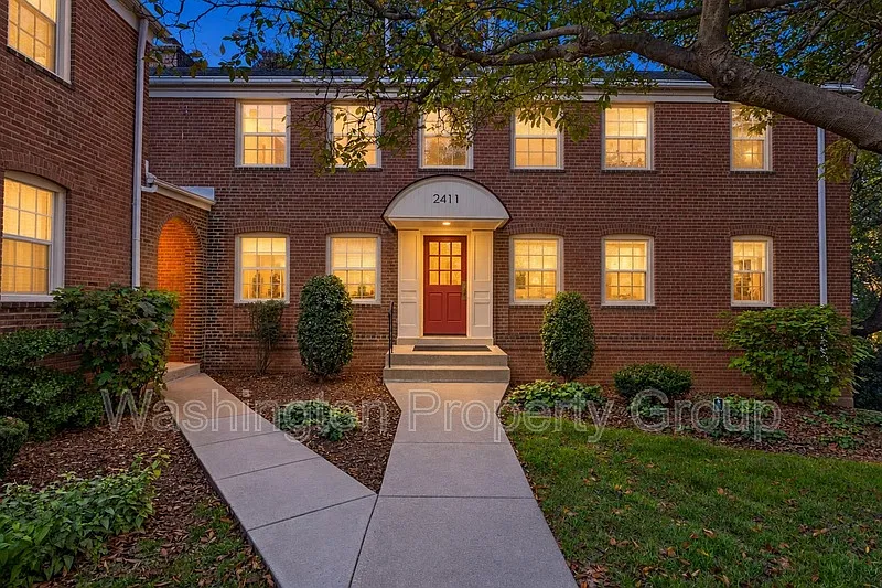 1 bed, 1.0 bath, 642 sqft, $1,950 — Photo 1