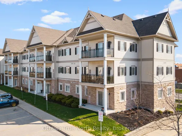 1 Sidney Ln #303, Clarington, ON L1C 0N5